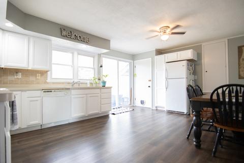 651 E 4th St, El Paso, IL 61738 photo 6