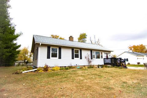 651 E 4th St, El Paso, IL 61738 photo 3