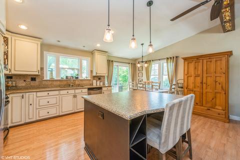 2501 Green Ln, Cary, IL 60013 photo 3