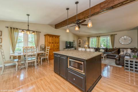 2501 Green Ln, Cary, IL 60013 photo 4