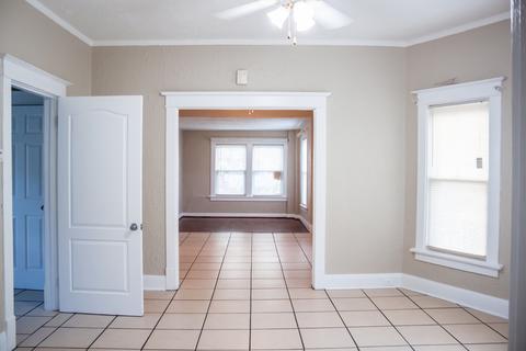 897 S Poplar Ave, Kankakee, IL 60901 photo 8