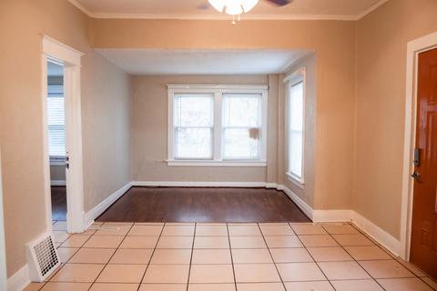 897 S Poplar Ave, Kankakee, IL 60901 photo 3