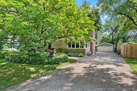 1014 E Prairie Ave, Wheaton, IL 60187 photo 2