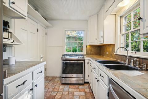 115 E Tower Dr, Tower Lakes, IL 60010 photo 8