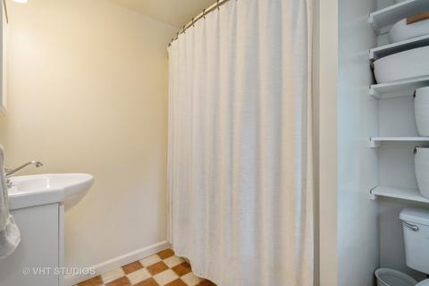 115 E Tower Dr, Tower Lakes, IL 60010 photo 13