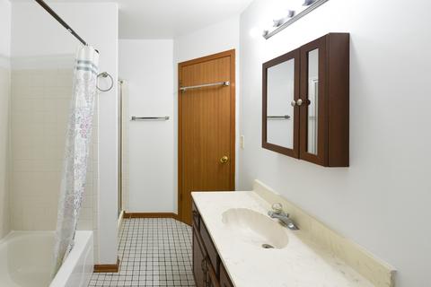 702 Sutton Cir, Wheeling, IL 60090 photo 16
