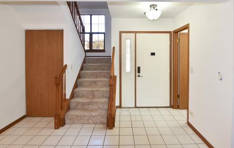 702 Sutton Cir, Wheeling, IL 60090 photo 12