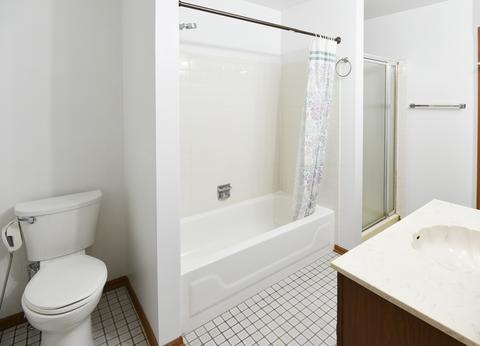 702 Sutton Cir, Wheeling, IL 60090 photo 17