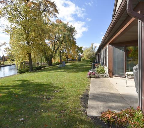 702 Sutton Cir, Wheeling, IL 60090 photo 26