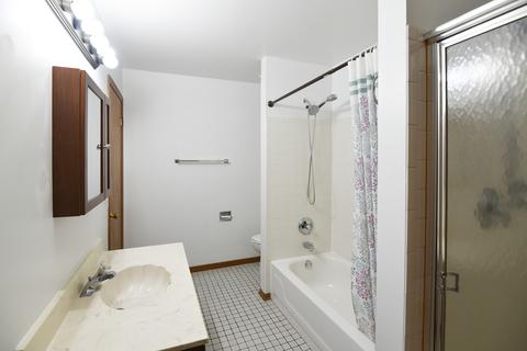 702 Sutton Cir, Wheeling, IL 60090 photo 15