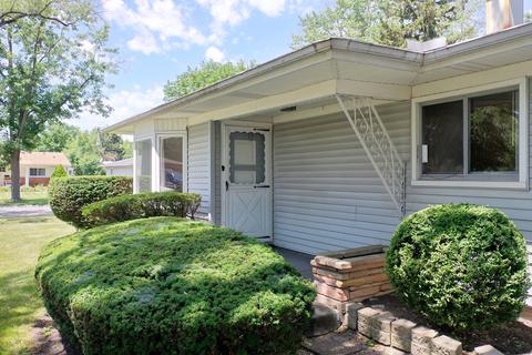 636 Bridget Pl, Wheeling, IL 60090 photo 2
