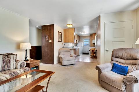 636 Bridget Pl, Wheeling, IL 60090 photo 8