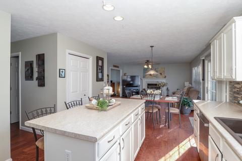 1511 Torrey Pines Rd, Normal, IL 61761 photo 8