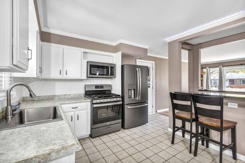 1270 Algonquin Dr, Elgin, IL 60120 photo 7