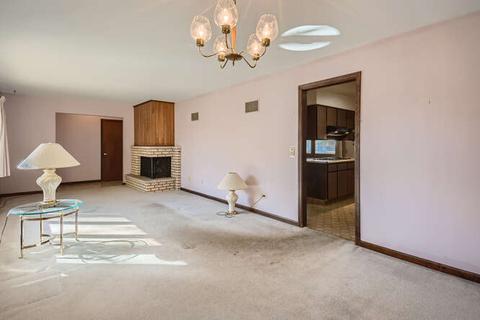 986 Marlene Ave, Elgin, IL 60123 photo 3