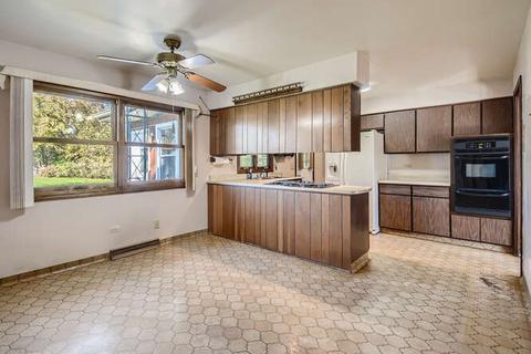 986 Marlene Ave, Elgin, IL 60123 photo 10