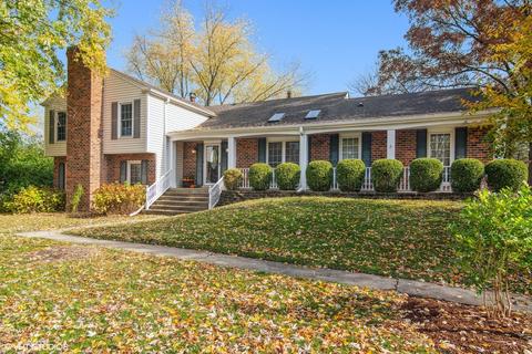 887 Georgetowne Ln, Barrington, IL 60010