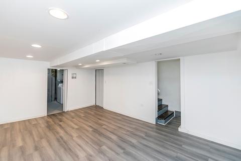 719 E 105th Pl, Chicago, IL 60628 photo 9