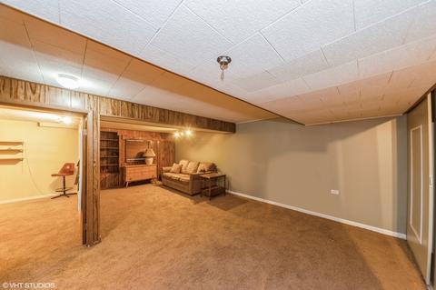 581 Custer Ct, Wheeling, IL 60090 photo 9