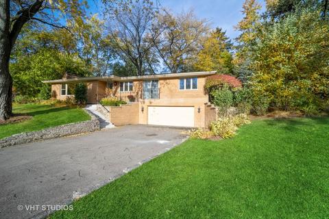 35 Lagoon Dr, Hawthorn Woods, IL 60047