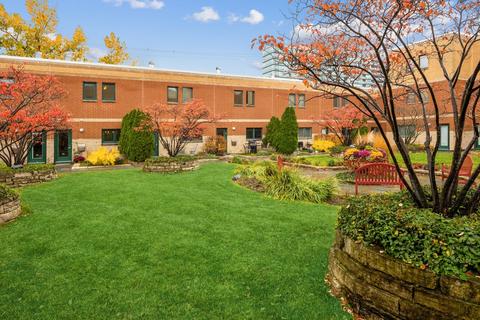 1889 Maple Ave #E8, Evanston, IL 60201 photo 2