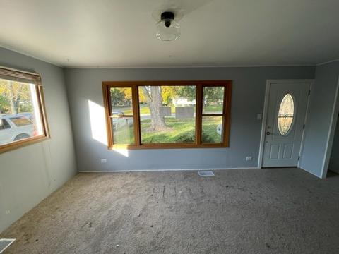 2608 Dove St, Rolling Meadows, IL 60008 photo 2