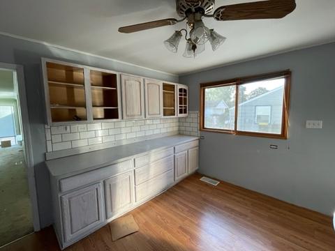 2608 Dove St, Rolling Meadows, IL 60008 photo 4