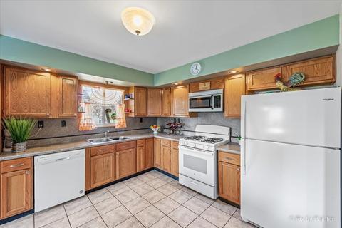 8008 Kasson Rd, Harvard, IL 60033 photo 3