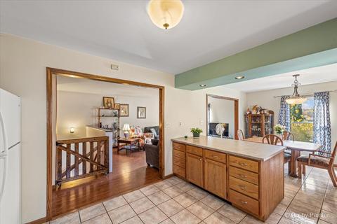 8008 Kasson Rd, Harvard, IL 60033 photo 4