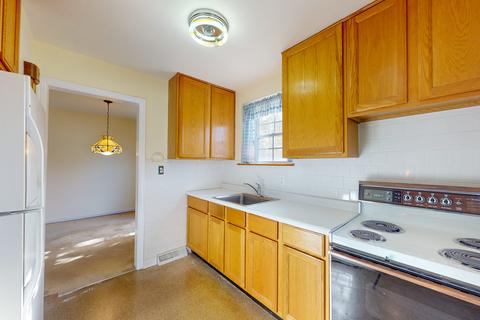 153 E Burlington St, Riverside, IL 60546 photo 7