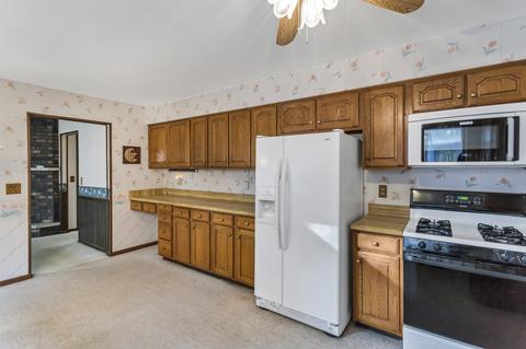 611 Gaslight Dr, Algonquin, IL 60102 photo 10