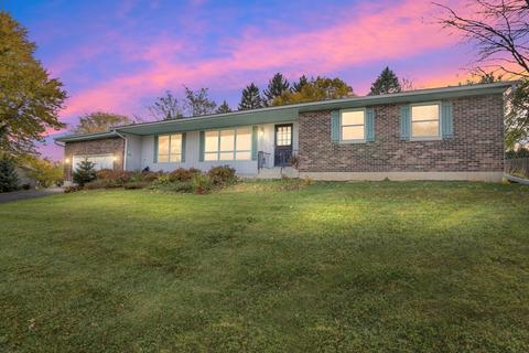 611 Gaslight Dr, Algonquin, IL 60102 photo 1