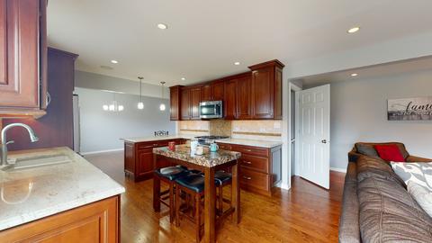 835 N Dexter Ln, Hoffman Estates, IL 60169 photo 9