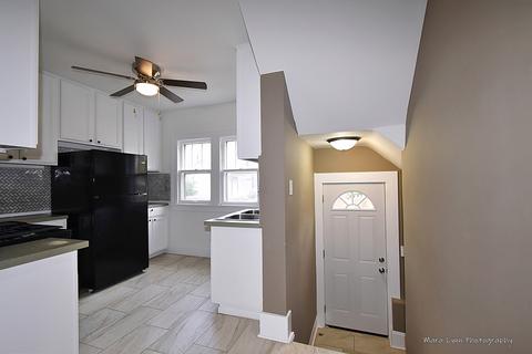 811 Watson St, Aurora, IL 60505 photo 11
