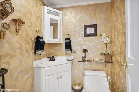 30 E Division St #8DE, Chicago, IL 60610 photo 18