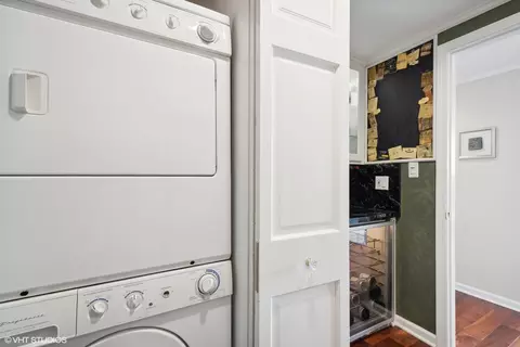 30 E Division St #8DE, Chicago, IL 60610 photo 19