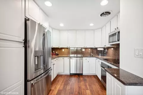 30 E Division St #8DE, Chicago, IL 60610 photo 8