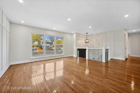 1040 Valley Stream Dr, Wheeling, IL 60090 photo 3