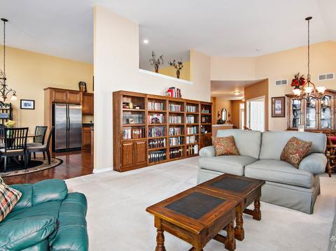 847 Beech Dr, Elgin, IL 60120 photo 12