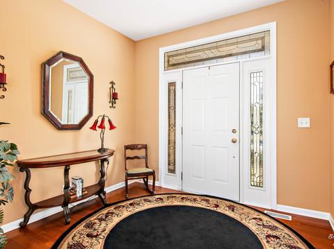 847 Beech Dr, Elgin, IL 60120 photo 3