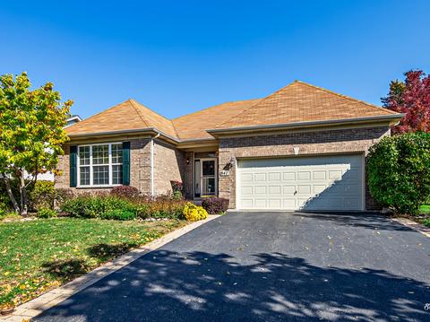 847 Beech Dr, Elgin, IL 60120 photo 2
