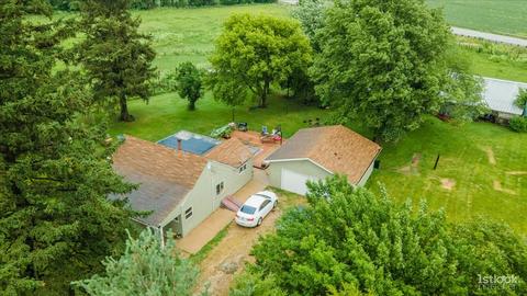 8917 Backbone Rd, Sheffield, IL 61361 photo 2