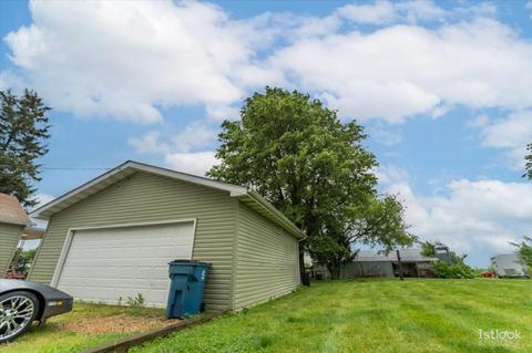 8917 Backbone Rd, Sheffield, IL 61361 photo 4