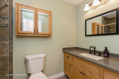555 Kingman Ln, Hoffman Estates, IL 60169 photo 10