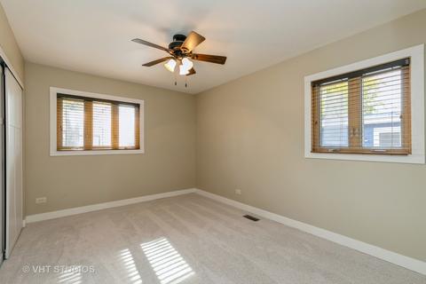 555 Kingman Ln, Hoffman Estates, IL 60169 photo 11