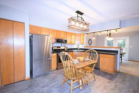 339 Cimarron Rd E, Lombard, IL 60148 photo 13