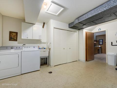 1107 Juniper Ter, Glenview, IL 60025 photo 21