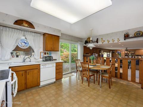 1107 Juniper Ter, Glenview, IL 60025 photo 10