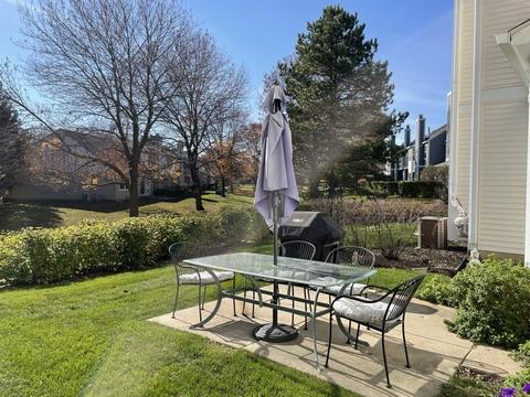 1467 Diamond Dr, Hoffman Estates, IL 60192 photo 4