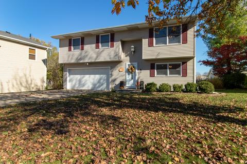 5 Moonstone Ct, Bloomington, IL 61704 photo 1